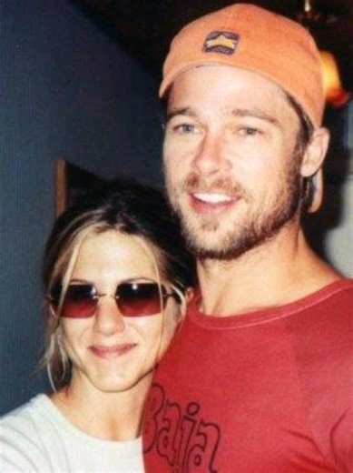 Nostalgic Memories of the 90s with Jennifer Aniston and Brad Pitt
