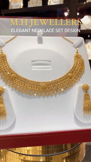 Elegant 22ct Gold Necklace Set Design