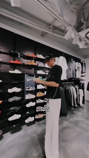 AM SOCIAL on Instagram: "AM Vlogs - Shox & Shocks 👟 Benny & Teeks take us shoe shopping. Massive thank you to legends over at @footlocker_au for looking after the boys 🫶🏽"