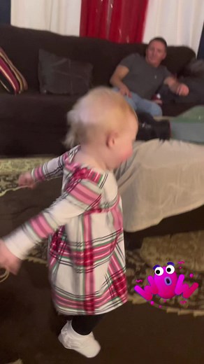 Dancing Baby: Adorable Copycat Moment