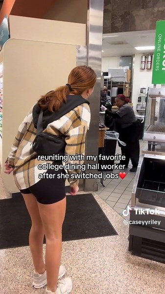 Best day ever. ❤️ miss angela #college #dininghall #bestfriend #reunion