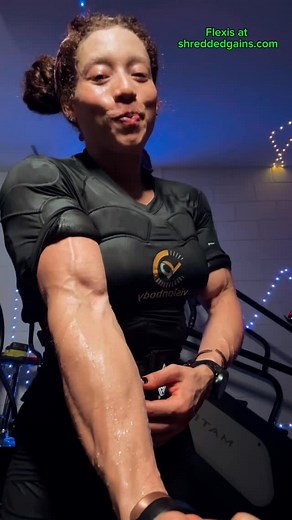 Carolyne Marquez on Instagram: "Flexis after my biohacking EMS suit training. More at instagram subscribers or at my shreddedgains.com 💪 Get My Workout Plans + Custom Videos: 👉 ShreddedGains.com 📺 YouTube: CarolyneFit ⚡️ EMS Suit: VisionBody.com Use code: Carolynefit or Carolyne100 for a discount 🧬 SwissChems: swisschems.is Discount code: CMC15 #musclegoddess #carolynemarquez #fitness #fyp #follistatin344 #superhero #ems #garmclinic #minicircledna #glutes #glutego