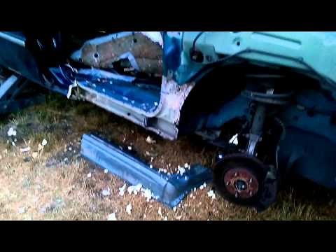 2004 Dodge Grand Caravan rocker panel removed