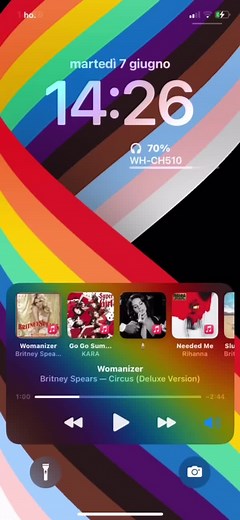 with the new update notifications pop up from below and you will be able to change the lock screen to your liking😍 #ios16 #apple #iphone #update #availablenow #beta #betaprofile #fyp #fyppppppppppppppppppppppp #hack #fypシ゚viral #fypdongggggggg #lockscreen #different #iconic