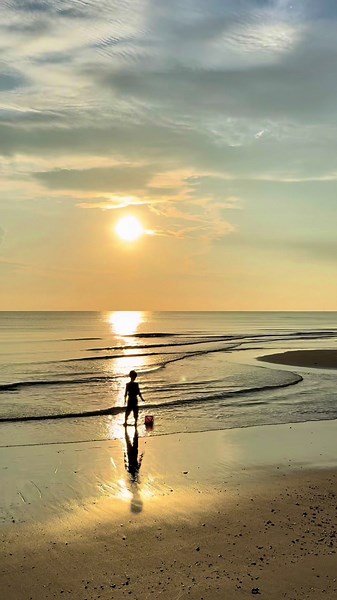 📍 Physis Campsite, Kota Tinggi Johor. No signal. No power. Childhood core memories in the making 🌊🐚🏕️ @Physis Campsite