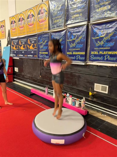 SPLITS WHY ARE THEY SO IMPORTANT?  In gymnastics, splits are a...