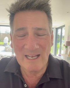 33K views · 2K reactions | Back home after Swinging with Tone! I wanted to thank everyone who came along, it was one of the best and most enjoyable tours we’ve ever done! I wish it hadn’t ended! Thank you for all your support, you were magnificent ❤️ #tonyhadley #tonyhadleyofficial #tonyhadleyconcert | Tony Hadley | Facebook