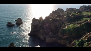 Viajar transforma-nos e, sem saber, torna-nos sempre mais ricos! O Algarve e Madeira são dois destinos de sonho com inúmeros recantos para descobrir. Siga o conselho do Turismo de Portugal e viaje! Descubra! Junte-se a nós :) #VidaMarMadeira #VidaMarAlgarve | VidaMar Hotels & Resorts
