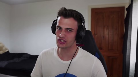 How to Survive a Massive Pillager Raid in Minecraft