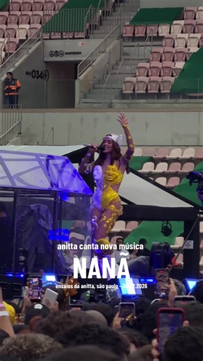 NANÃ: Anitta Canta Nova Música nos Ensaios