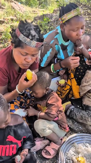 A Simple Family Meal That Will Touch Your Heart ❤️#FamilyLove #Humanity #VillageLife #Togetherness