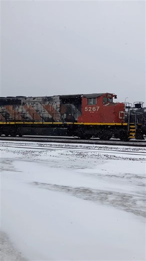 Retro SD40 on CN Freight Train! 🚂❄️ #shorts #reels #train #railway #canada #fyp