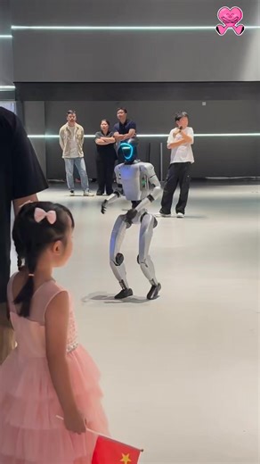 378K views · 4.1K reactions | Failed dance ❤️ Did you know why? #robotics #robot AI News @topfans | Reviews | Facebook