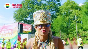 Wow! Wir sind noch immer sprachlos 🌈 Der CSD 2023 in Hamburg war einfach unglaublich! ❤️ Danke danke an Möbel Schulenburg und natürlich an euch alle, die mit uns auf dem Truck waren, die uns zugewunken haben und mit uns Liebe, Vielfalt und Pride gefeiert haben! Ihr wart großartig! 🌈❤️ | Radio Hamburg