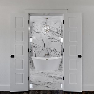 Unolo Gloss Finish Freestanding Tub