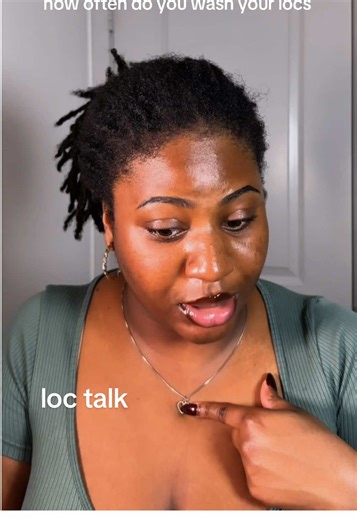 when u have a retwist in I wash 3 weeks after the retwists #locadvice #lotalk #estylocs #loccommunity #locdin