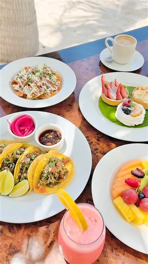 Comer frente a la playa nunca había sido tan delicioso🤤 Vive la experiencia de nuestro brunch en Maroma Beach y acompaña cada bocado con la brisa y el sonido del mar 🌊✨ 🍝 Prueba más de 20 estaciones de comida: Ceviches y cocteles Antojitos mexicanos Ensaladas Postres y más… 📍Maroma Beach, Playa del Carmen Reservas al: (998) 528 0606 #MaromaBeach #PlayaMaroma #RivieraMaya #PlayadelCarmen #BeachClub | Maroma Beach Club