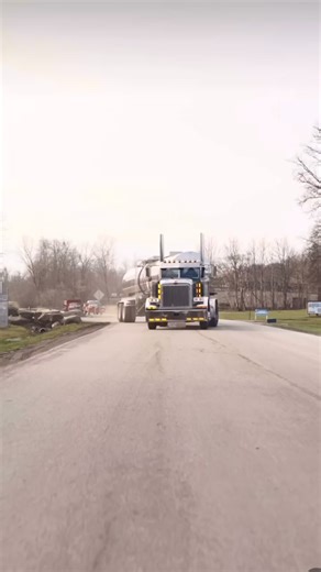 What a real Truck sounds Like 😎🔥 | American truckers