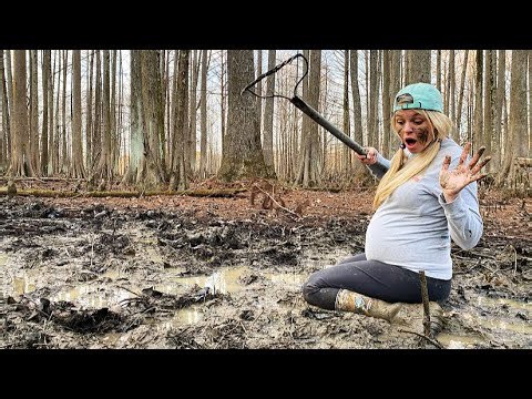 Pregnant girl discovers mysterious creature in swamp