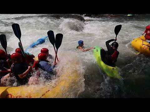 Summer Madness at Broken Nose: Rafts vs. Kayaks | Middle Ocoee River