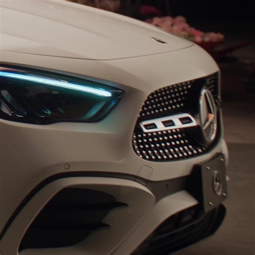 Day trip or downtown, whatever your backdrop, the GLA SUV has you covered. | Mercedes-Benz USA