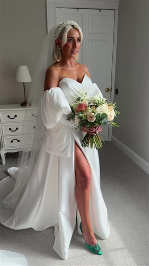 I’ll forever be obsessed with this dress, I’d pick her again and again and again🥹🤍 #bride #weddingdress #weddingtok @Pronoviasofficial @pronovias @avoriobridal