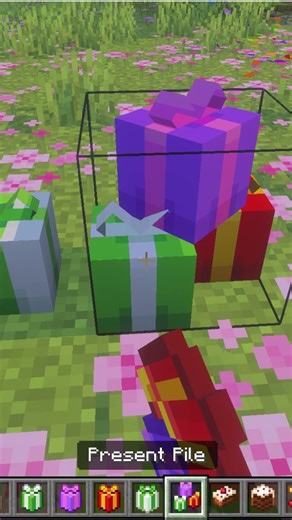 Present and Cake in #minecraft #bedrock #gaming #minecraftshorts #minecraftbeauty
