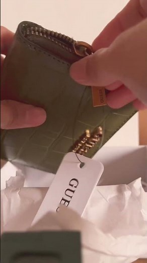 GUESS SMALL WALLET ZIP AROUND #unboxing #guess #guesswallet #youtubeshorts #shorts #unboxing