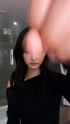 260418 🦌🫧 8:35AM🐬 Yoona-yah another Shorts went up yesterday~ ㅋㅋㅋ Why are you so fatal..🦌 Oh boy.............🦌 I got teased by my friends for that yesterday🦌 Why are you biting your lip🦌 Why are you winking🦌 Do your eyes hurt?🦌 saying things like thatㅠ🦌 I wish my videos wouldn't pop up on my friends' phones🦌 Next time we meet I'm going to unfollow the NMIXX account on their phones ㅡㅡ