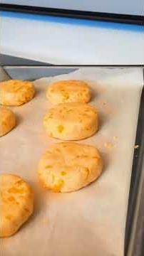 Traditional Newfoundland Raisin Tea Buns (Biscuit's)