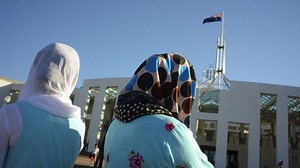 Hanson calls for plebiscite to ban burqa