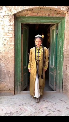 Traditional Kazakh Folk Dance: Black Walking Horse