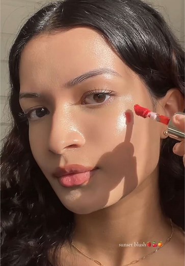 I love mixing rare beauty blushes together @Rare Beauty 💛 Shades grateful and hope ✨ #sunsetblush #blush #rarebeautyblush #rarebeautyliquidblush #blushhack #rarebeauty #selenagomez #beautytips #blushtutorial #redblush #pinkblush #makeup #makeuptok #makeupfavorites #youneedthis #viralblush