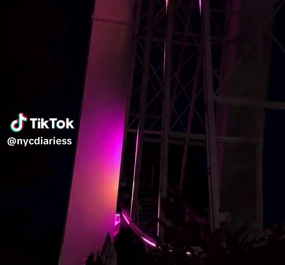 Experiencing Fright Fest at Six Flags: A Ferris Wheel Adventure