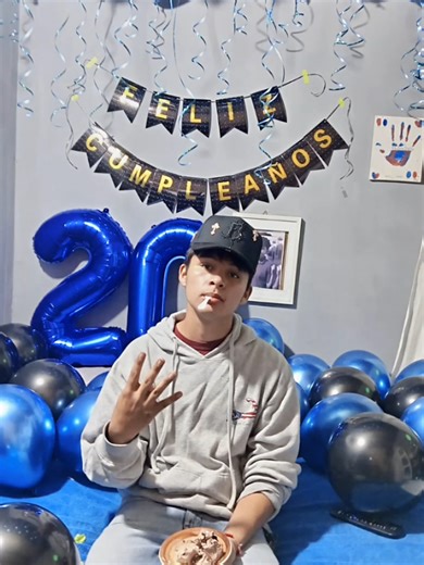 Feliz cumpleaños mi niño guapo - Mensaje de cumpleaños corto