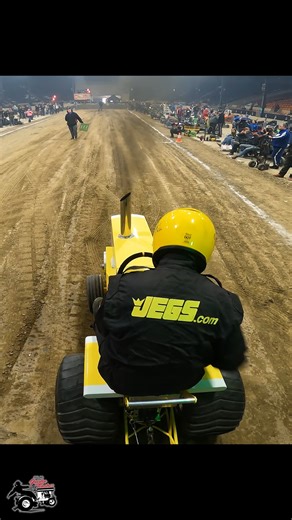 Rolling coal on the sled cam!! #tractorpulling #gardentractor | Pulling with Garden Tractors