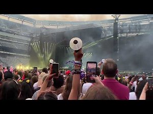 My first BTS concert: MetLife day 2 opening/Dionysus