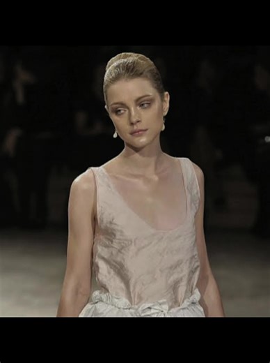 Jessica Stam for Prada S/S 2009 #fashion #xzybca #fyyy #dontflop #prada
