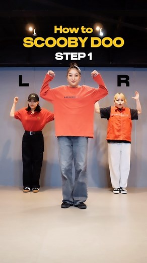 hirokoboogie ﾋﾛｺﾌﾞｷﾞ- on Instagram: "30sec LOCKING tutorial by @hirokoboogie Let’s try “SCOOBY DOO”🐶❤️ 保存して練習してみてね！！ If you like this video, please save it and share 🫶 assistant：@ako_dddn @hozuki22 ↑check out these cute dancers😉 #dance #streetdance #locking #lockdance #lockingdance #danceclass #dancelessons #dancetutorial #dancetutorials #ダンス動画 #ロックダンス"