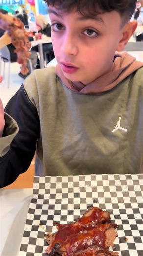 🔥 Brisket review at Dickey’s Barbecue Pit 🔥 @Dickeys BBQ Pit Freshly sliced, smoky, and full of flavour. Thank you for the great experience! #bbq #foodreview #brisket #macandcheese #gta