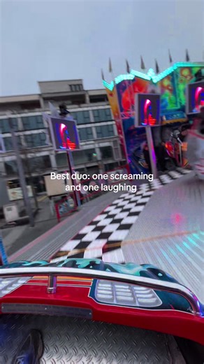 Kermis Fun: Best Duo of Laughter and Screams