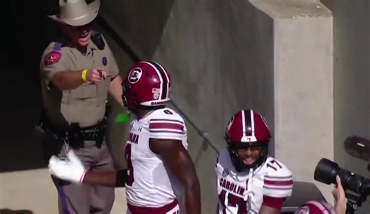University of South Carolina football player accuses Texas trooper of assault