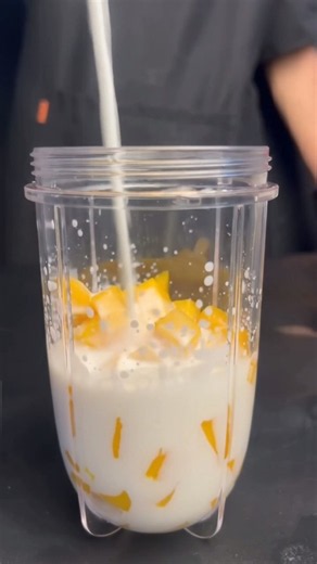 How to make the perfect Mango Smoothie at home 🥭 #tutorial #recipe #food