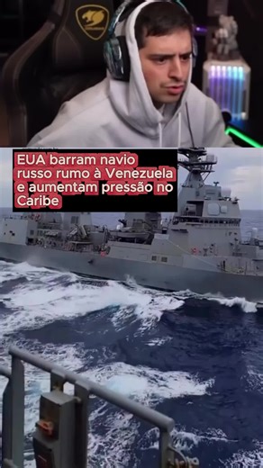 ⚠️ IMAGENS QUE ESTÃO CHAMANDO ATENÇÃO NO MAR ⚠️ Estão circulando registros de navios americanos realizando escolta próxima de navios russos durante a navegação em direção à Venezuela 🌊🚢 A movimentação é tensa, calculada e cheia de simbolismo 👀 Quando potências se aproximam assim, nada é por acaso. É protocolo naval? Monitoramento de rotina? Ou um recado silencioso sendo enviado? 🤯 👀 ASSISTA ATÉ O FINAL e observe os detalhes da formação, distância e velocidade — cada frame diz muito 💣 💬 Co