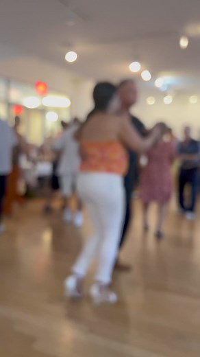 How to dance salsa | The Real salsa dancers club