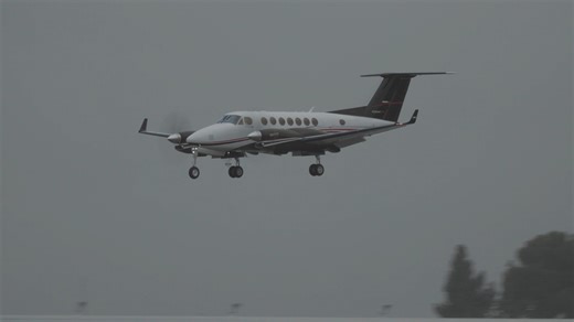 7.5K views · 284 reactions | Beech King Air 360 | N8MD | Van Nuys Airport #propeller #aviationlovers #PropellerTime #generalaviation #beechcraft | Propeller Time | Facebook