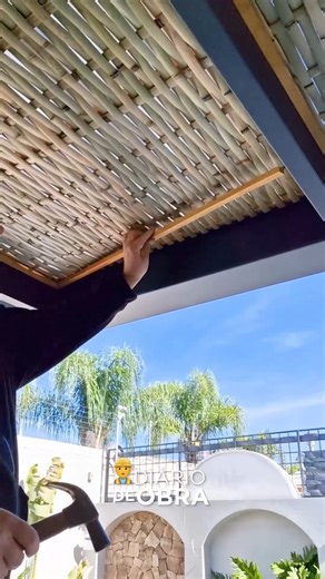 🌿 Veja como a instalação do bambu é prática e rápida! Um material sustentável e versátil para deixar seu ambiente ainda mais incrível. #Bambu #Sustentabilidade #Decoração | Cobrire