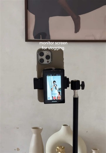 Essential Monitor Screen for Vlogging Success