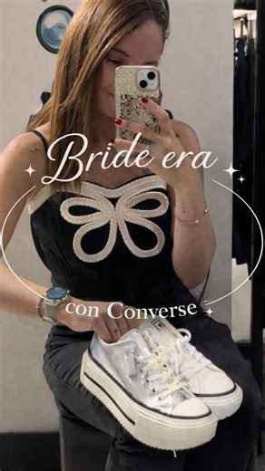 Pauchi Heinert K | Bride era con converse: lista para bailar hasta el piso 💍👟 | Instagram