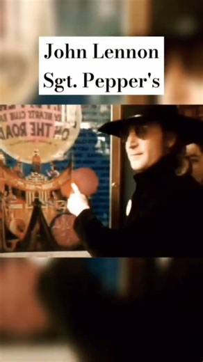 John Lennon se encuentra con Sgt Pepper's #sgtpepperslonelyheartsclubband #rock #rockmusic
